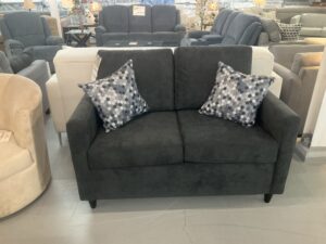 Dark grey loveseat 🇨🇦