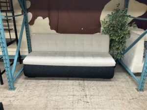 🇨🇦 armless Two Tone sofa